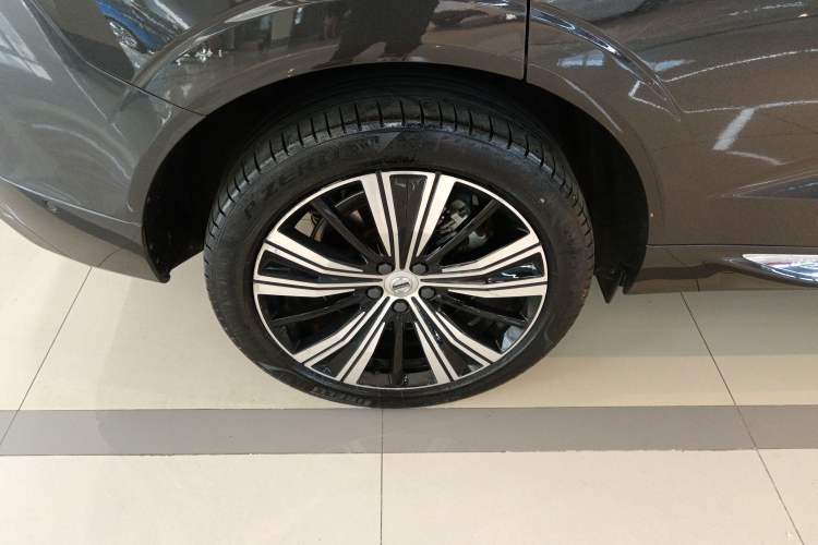 Used Volvo XC60 New Energy 2023 T8 Plug-in Hybrid Long-Range All-Wheel Drive Smart Luxury Edition
