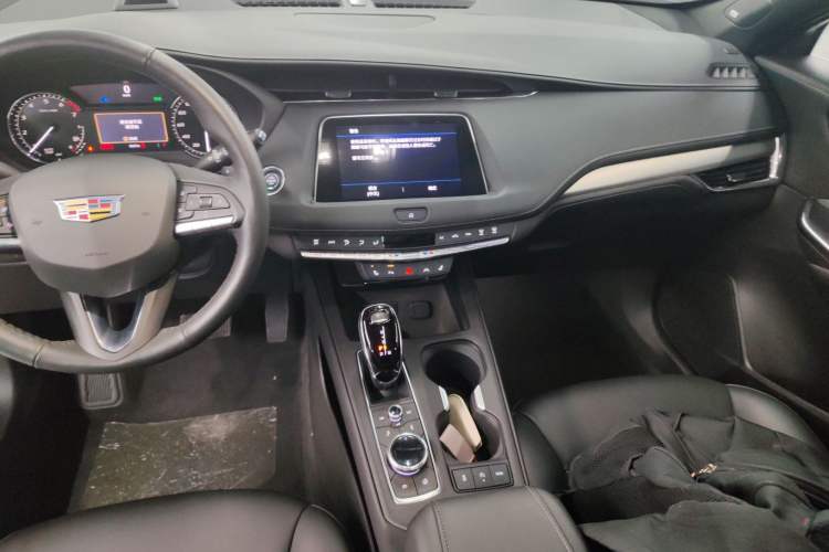 Used Cadillac XT4 2023 28T Two-Wheel-Drive Luxury Version