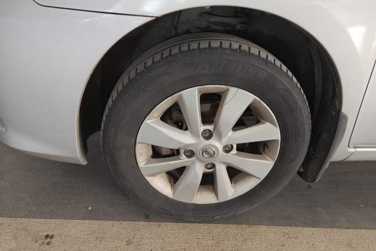 Used Nissan Livina 2015 1.6XE Manual Comfort Edition
