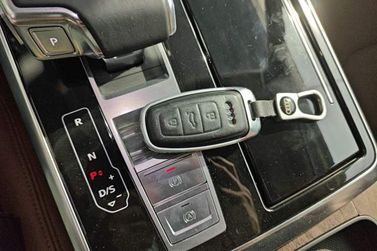 Used Audi Q7 2023 45 TFSI quattro S line Sport model Vehicle Key