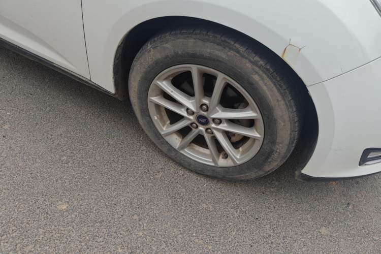 Used Ford Focus 2017 Sedan 1.6L Manual Fashion Edition Smart Drive Version