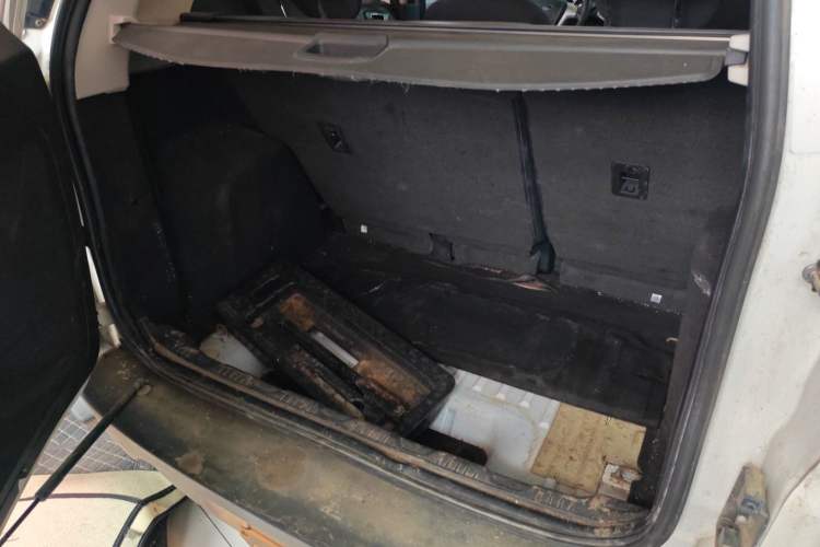 Used Ford EcoSport 2013 1.5L Automatic Fashion Model Trunk