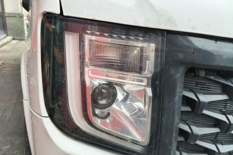 Used JMC Fushun 2022 2.0T Manual Multi-Function Passenger Vehicle Mid-Range High Roof 6-7 Seats
