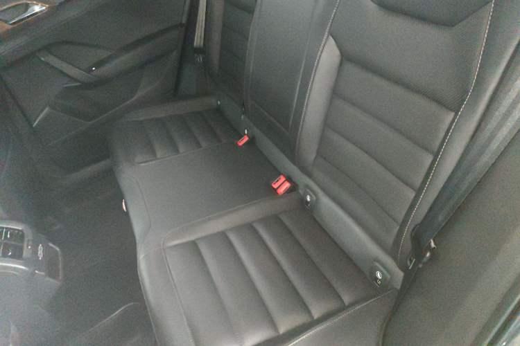 Used Volkswagen Tharu 2020 280TSI Two-Wheel Drive Luxury Plus Version China VI Standard Left Rear Seat