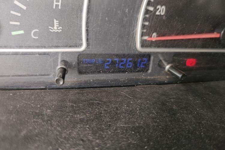 Used Dongfeng Shuaike 2013 Revised Version 1.5L Manual Standard Edition 7 Seats China IV Standard Odometer Close Up