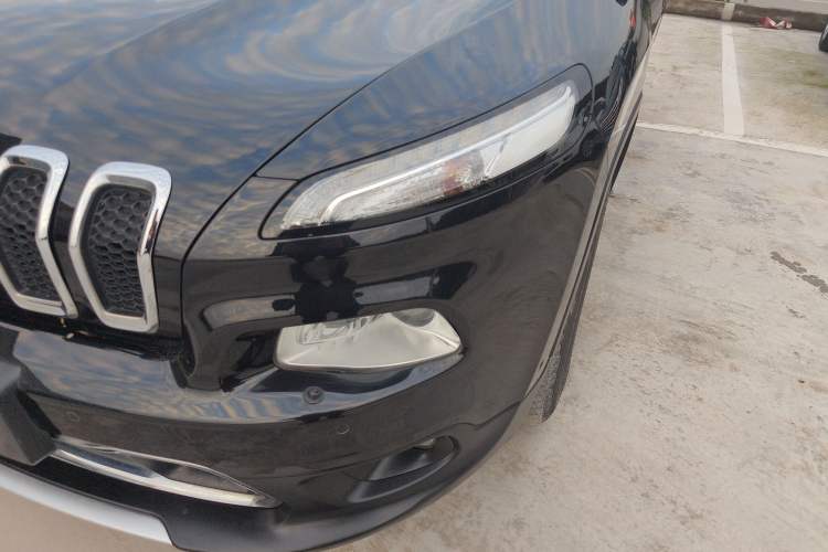 Used Jeep Cherokee 2016 2.4L Superior Edition
