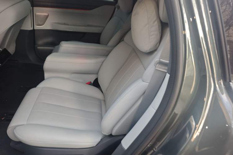 Used Nio ES8 2024 75 kWh