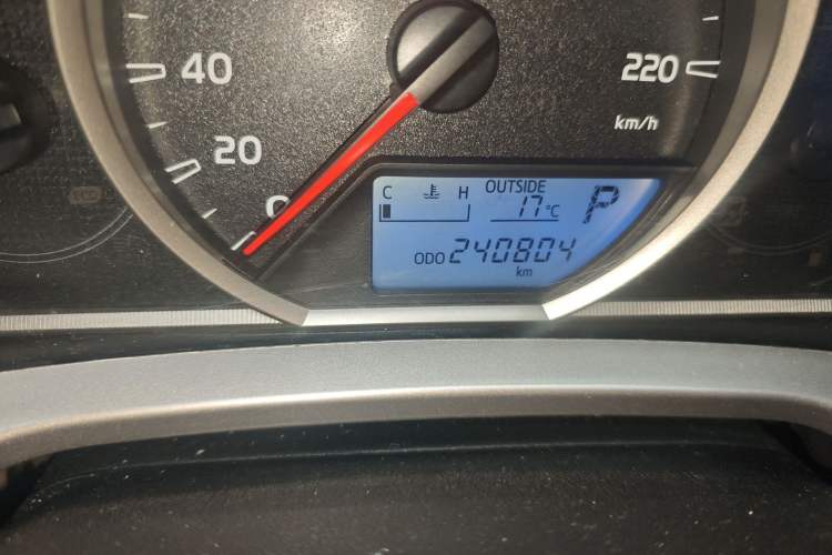 Used Toyota RAV4 2013 2.5L Automatic 4x4 Elite Edition Odometer Close Up