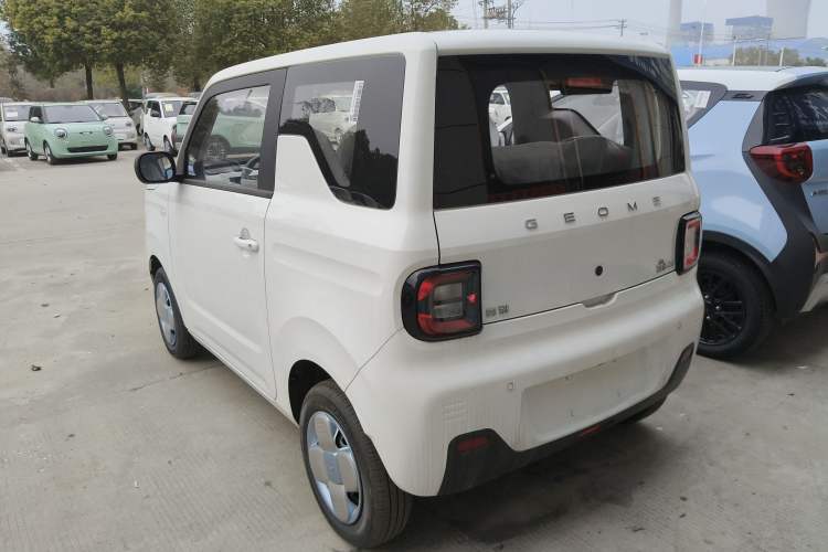 Used Geely Galaxy Panda 2024 Panda Mini 200km Endurance Bear
