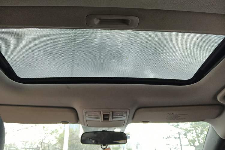 Used Kia Sportage R 2011 2.0L Automatic Two-Wheel Drive GL Headliner