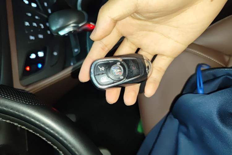 Used Buick Envision 2020 20T Two-Wheel Drive Luxury Model Vehicle Key