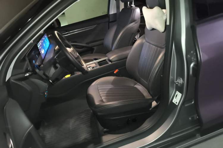 Used Ford Mondeo 2025 2.0T EcoBoost Luxury Version Left Front Seat