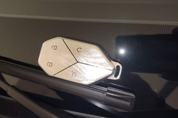 Used Formula Leopard Titanium 3 2025 501KM All-Wheel Drive Intelligent Driving Ultra Version
