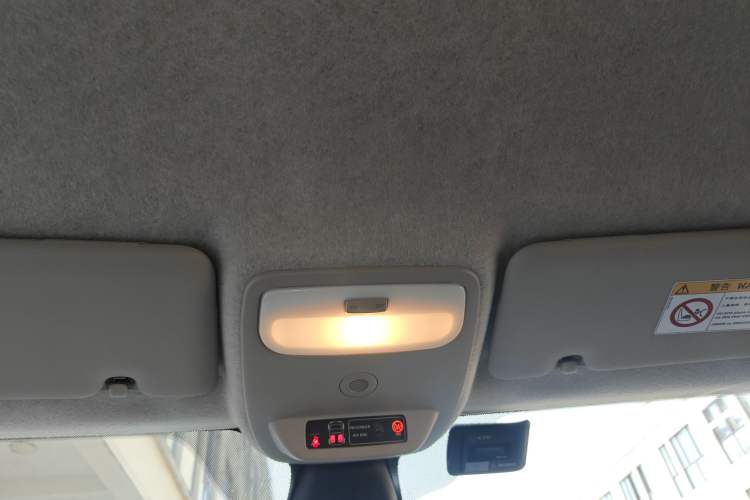 Used smart forfour 2016 1.0L 52 kW Dynamic Edition Headliner