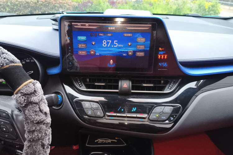 Used Toyota C-HR 2018 2.0L Luxury Sunroof Version China VI Standard