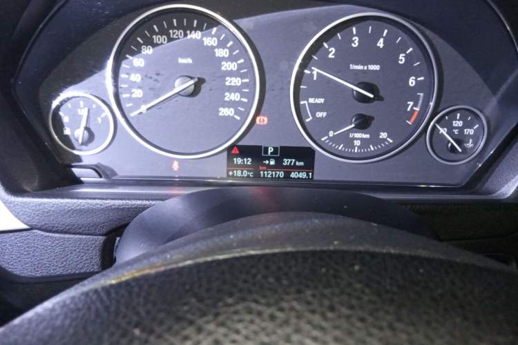 Used BMW 3 Series GT 2013 320i Leading Model Odometer Close Up