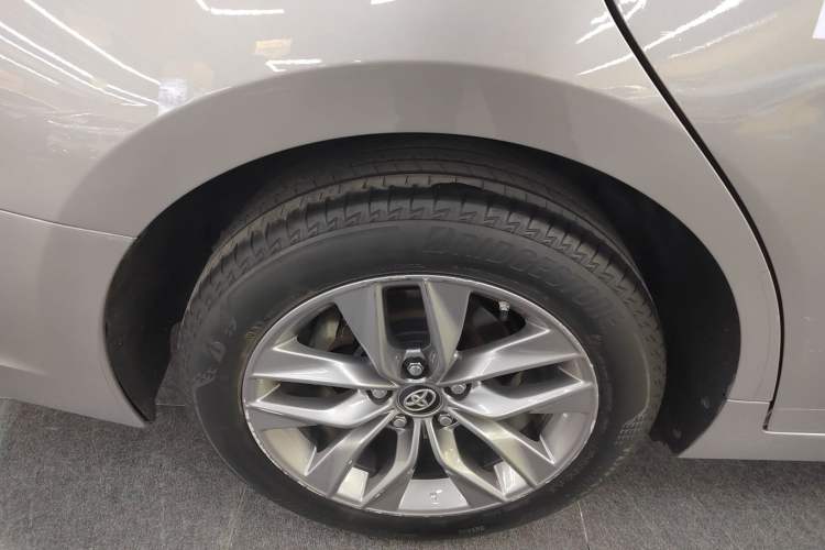 Used Toyota Avalon 2019 2.5L Ambition Version China VI Standard
