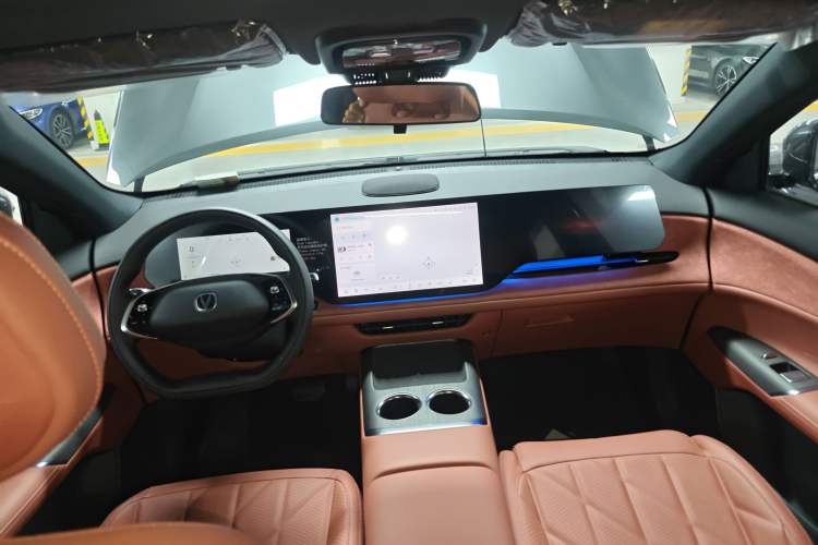 Used CHANGAN CS75 PLUS 2025 4th Generation 1.5T New Blue Whale Smart Flagship Version
