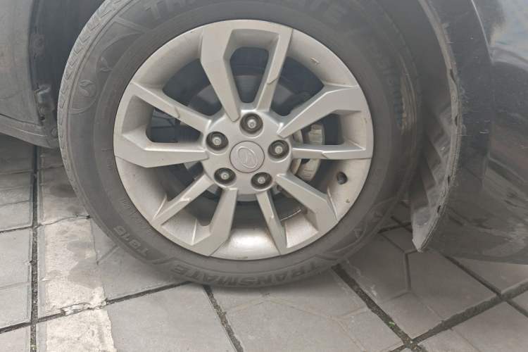 Used Soueast A5 Wing Dance 2019 1.5L Manual Luxury Version China V Standard