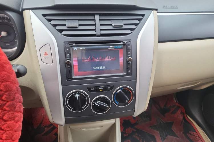 Used Venucia R50 2013 1.6L Manual Version with Beidou Navigation