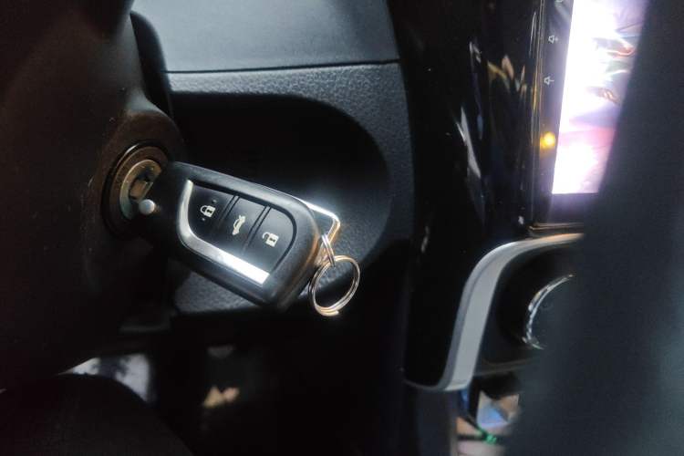 Used Toyota Corolla 2017 Revised Version 1.2T S-CVT GL-i Vehicle Key