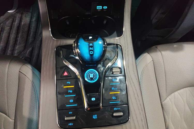 Used BYD Han 2025 DM-i Intelligent Driving Edition 125KM LiDAR Flagship Model