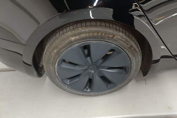 Used Tesla Model 3 2023 Long-Range All-Wheel-Drive Version