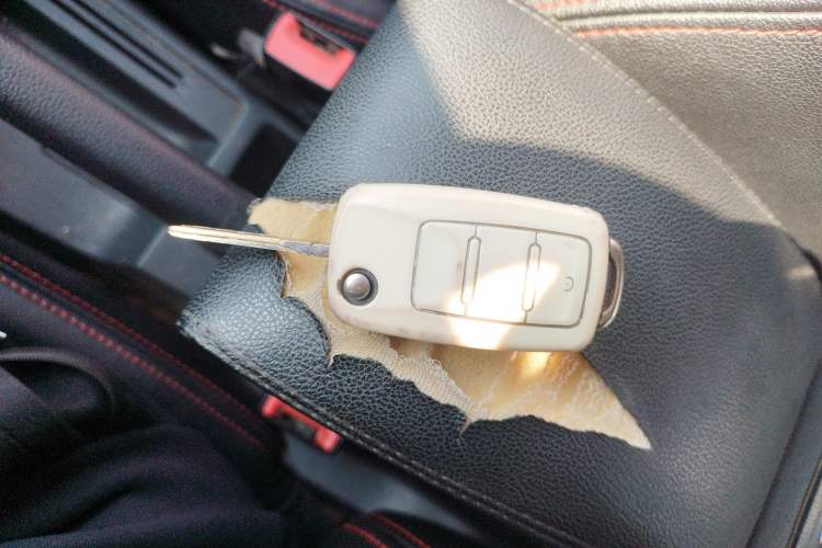 Used Volkswagen Santana 2015 1.6L Manual Fashion Edition Vehicle Key