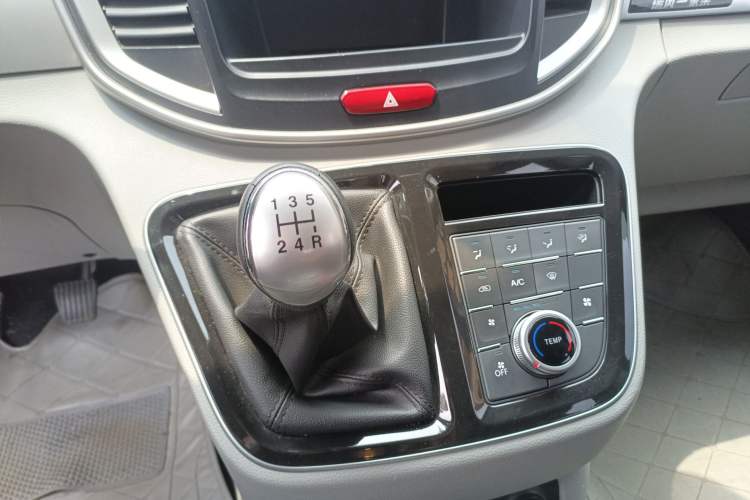 Used JAC Refine M4 2016 2.0L Manual Comfort Edition