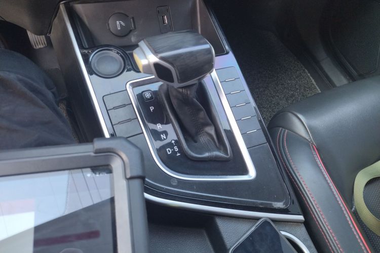 Used FORTHING Joyear X5 2017 Enjoy Series 1.6L CVT Luxury Model Gear Lever