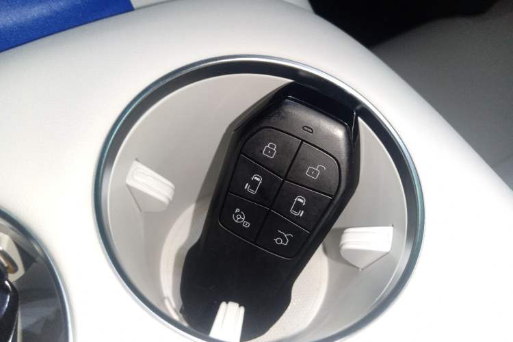 Used XPeng X9 2024 702 Ultra-Long Range Max Vehicle Key