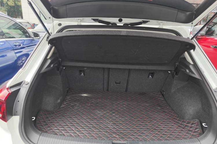 Used Volkswagen T-ROC 2021 Revised Version 280TSI DSG Two-Wheel Drive Elite Connect Edition Trunk