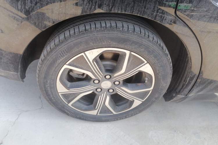 Used Hongqi E-QM5 2022 431 km Charge & Enjoy Edition
