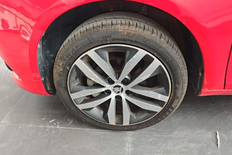 Used Skoda Fabia 2014 1.6L Automatic Sport Edition
