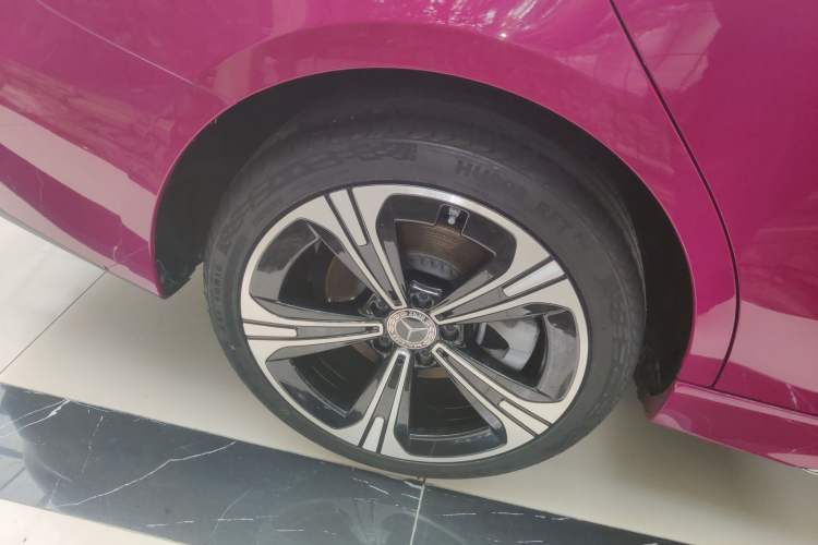 Used Mercedes-Benz C-Class 2022 C 260 L Obsidian Night Sport Edition Right Rear Wheel Hub