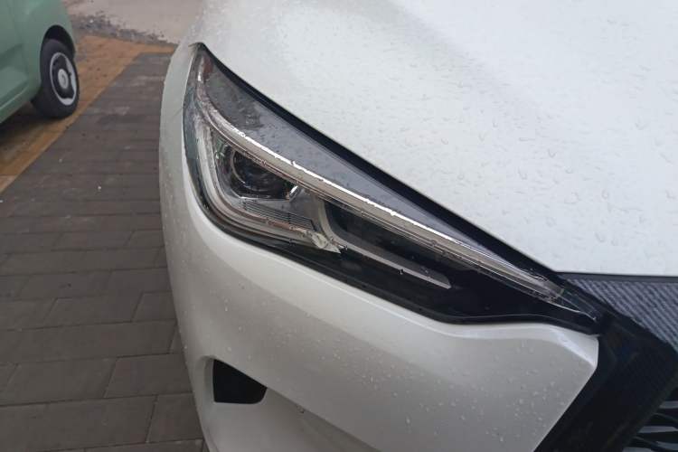 Used Infiniti QX50 2018 2.0T Two-Wheel Drive Fashion Edition Right Front Headlight