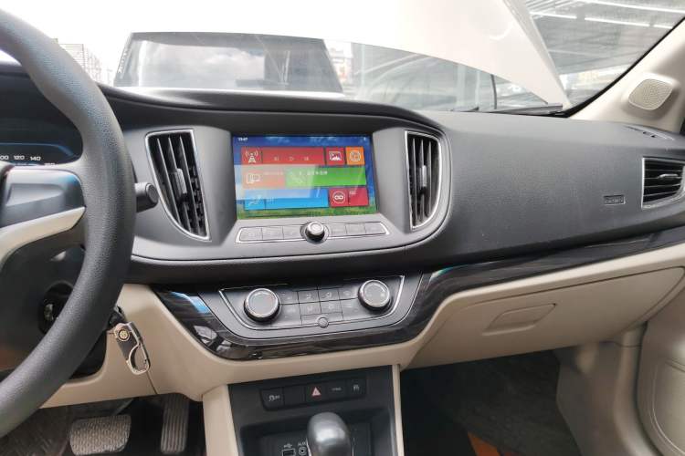 Used Roewe 360 2015 20T TST Deluxe Edition
