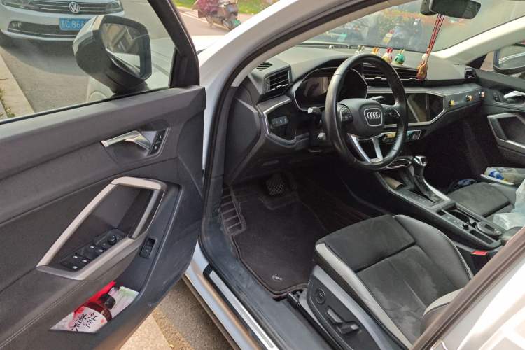 Used Audi Q3 2021 35 TFSI Progressive Dynamic Edition
