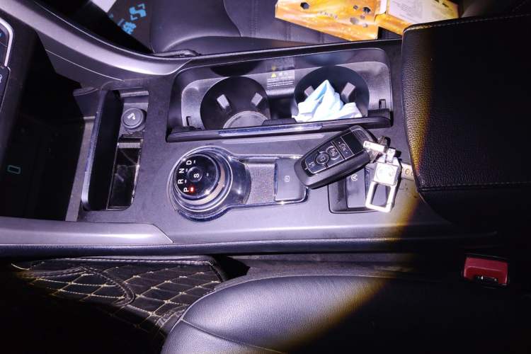 Used Ford Mondeo 2018 EcoBoost 200 Intelligent Control Luxury Model China V Standard Gear Lever