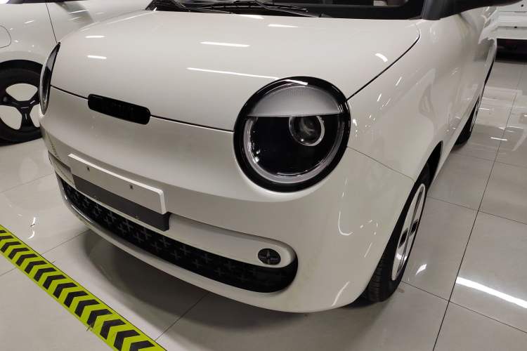 Used CHANGAN NEVO Lumin 2026 Model Treasure Edition 205km Passionate Beige Ningde Left Front Headlight