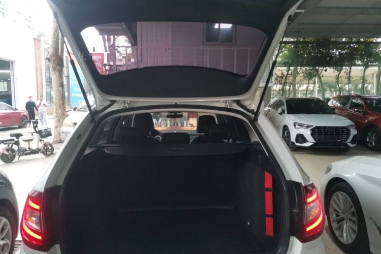 Used Skoda Octavia 2018 Station Wagon TSI230 DSG Luxury Edition Trunk