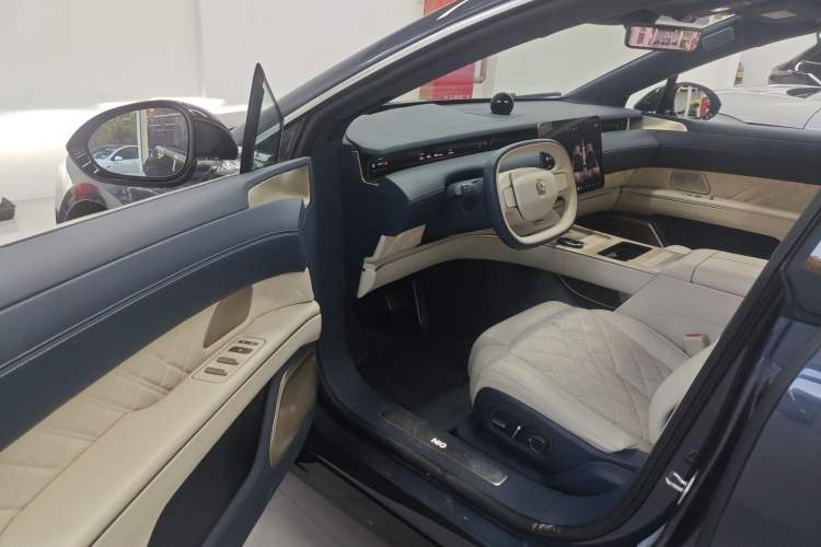 Used Nio ET9 2025 100kWh Signature Edition
