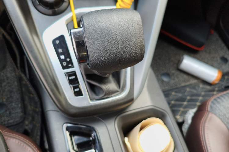 Used CHANGAN KAICHENG F70 2021 2.4T Gasoline Automatic 4x4 Luxury Version Standard Wheelbase 4K22D4T Gear Lever