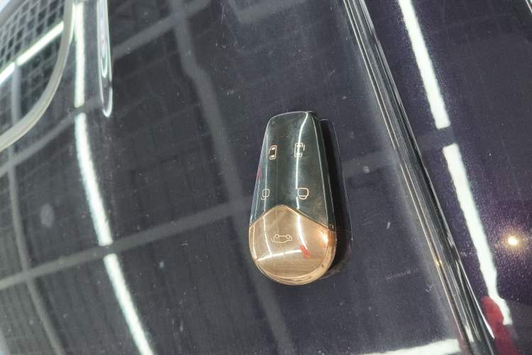 Used VOYAH Dream 2025 PHEV Four-Wheel-Drive Flagship Kunpeng Edition Vehicle Key