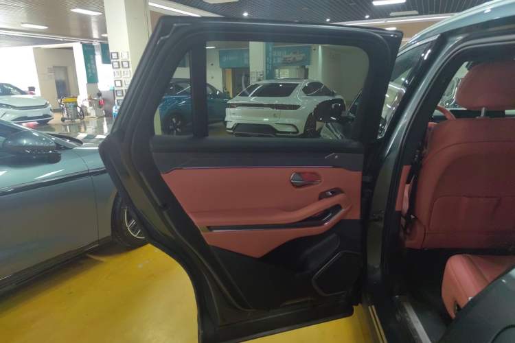 Used BYD Tang L 2025 DM 175KM Drone Player Edition