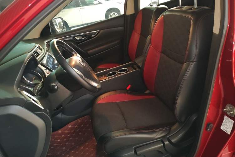 Used Nissan Qashqai 2016 2.0L CVT Luxury Edition Left Front Seat