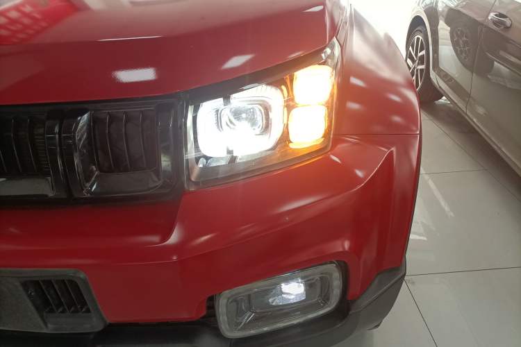 Used BAIC Off-Road BJ40 2021 2.0D Automatic Four-Wheel Drive Blade Hero Edition Adventurer Type Left Front Headlight