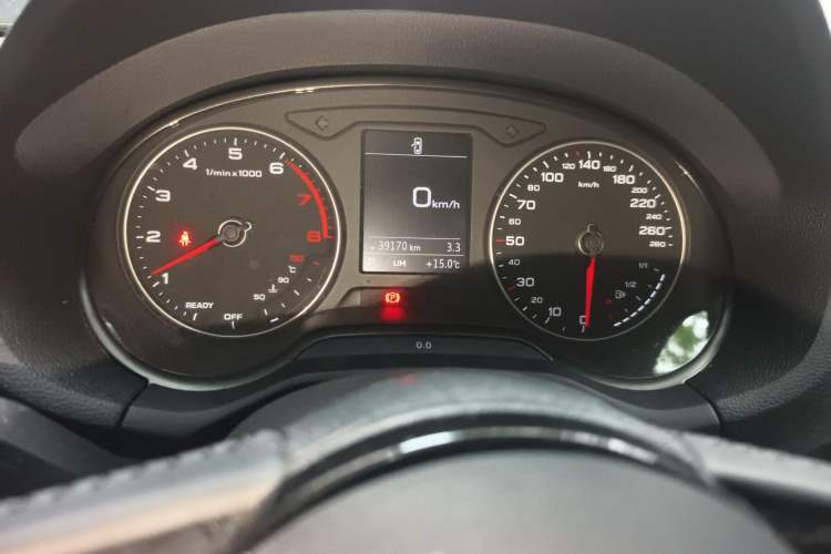 Used Audi Q2L 2020 35 TFSI Ambition Dynamic Edition Odometer Close Up