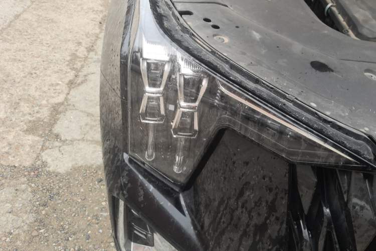 Used GAC Trumpchi GS8 2022 Dual-Engine Series 2.0TM Two-Wheel Drive Prestige Edition (7 Seats) Right Front Headlight