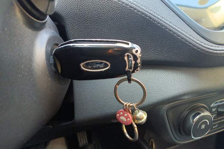 Used Ford Escort 2015 1.5L Automatic Fashion Model
